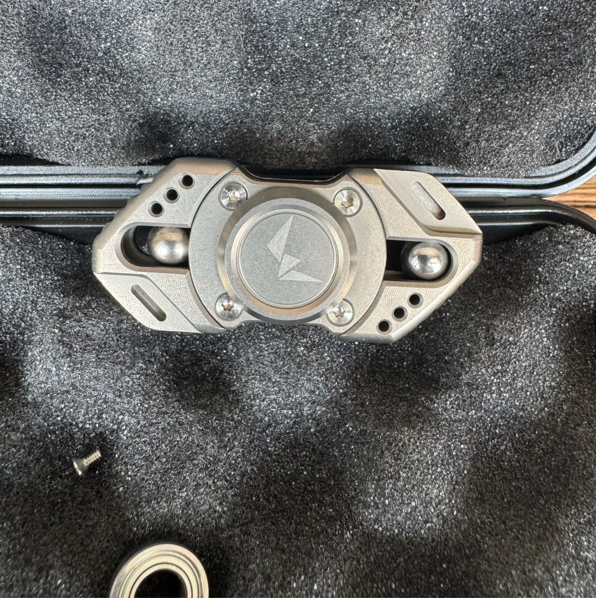 Used EDC Lao Wang Small Workshop Viper 1.0 Original Mini Two-Page Brass Stainless Steel Titanium Alloy Ceramic Bearing Gyroscope