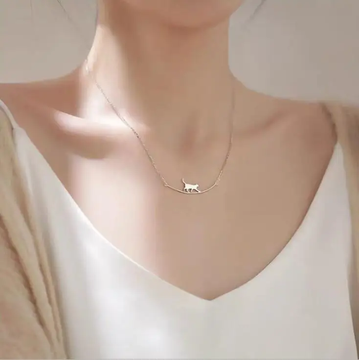 New Fashion Cat Curved Simple Personality 925 Sterling Silver Jewelry Cute Animal Walking Cat Clavicle Chain Necklaces N090