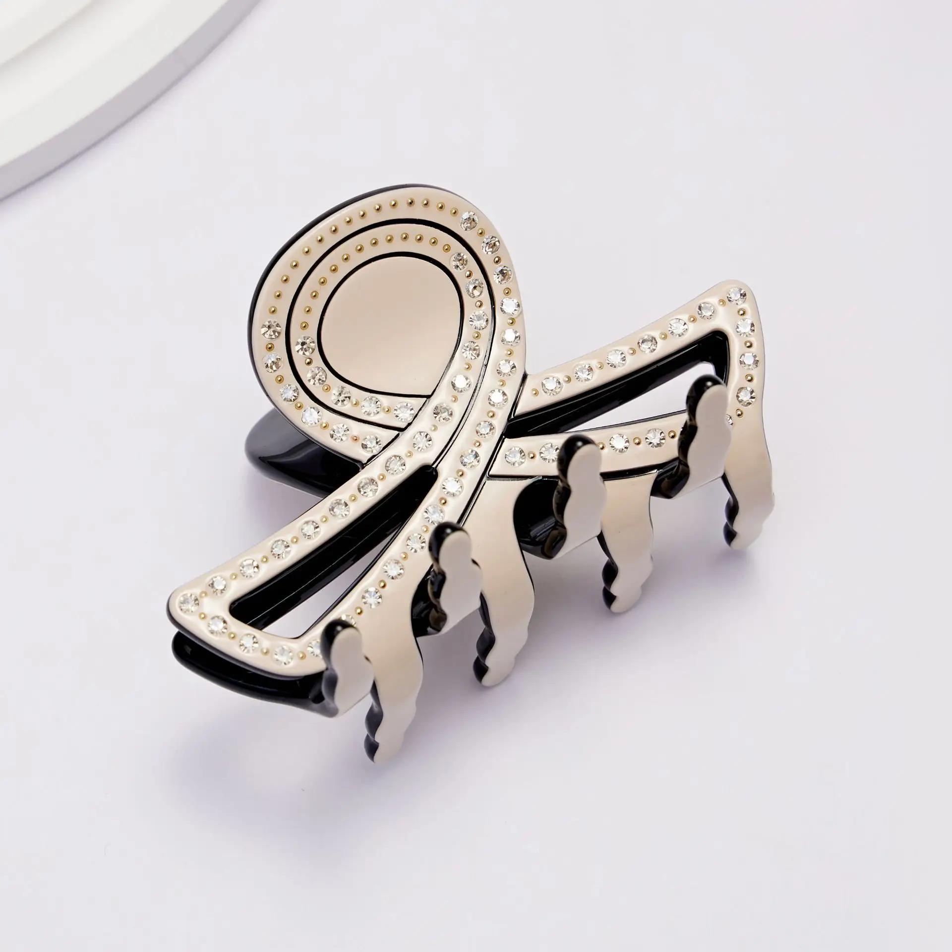 

Luxury Acetate Hair Claw with Rhinestones Multi Style Hair Clips for Women Party Updo，Luxurious Back-of-the-Head Shark Clip