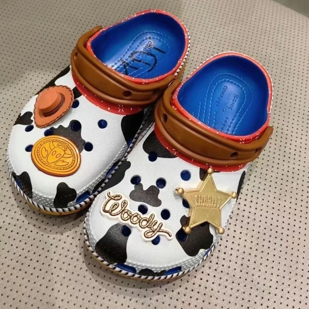Image of Niedliche Kawaii Lochschuhe Woody Lightyear Toy Story Unisex Outdoor Indoor Rutschfeste, verschleißfeste Hausschuhe Coole Freizeitsandalen Spielzeug