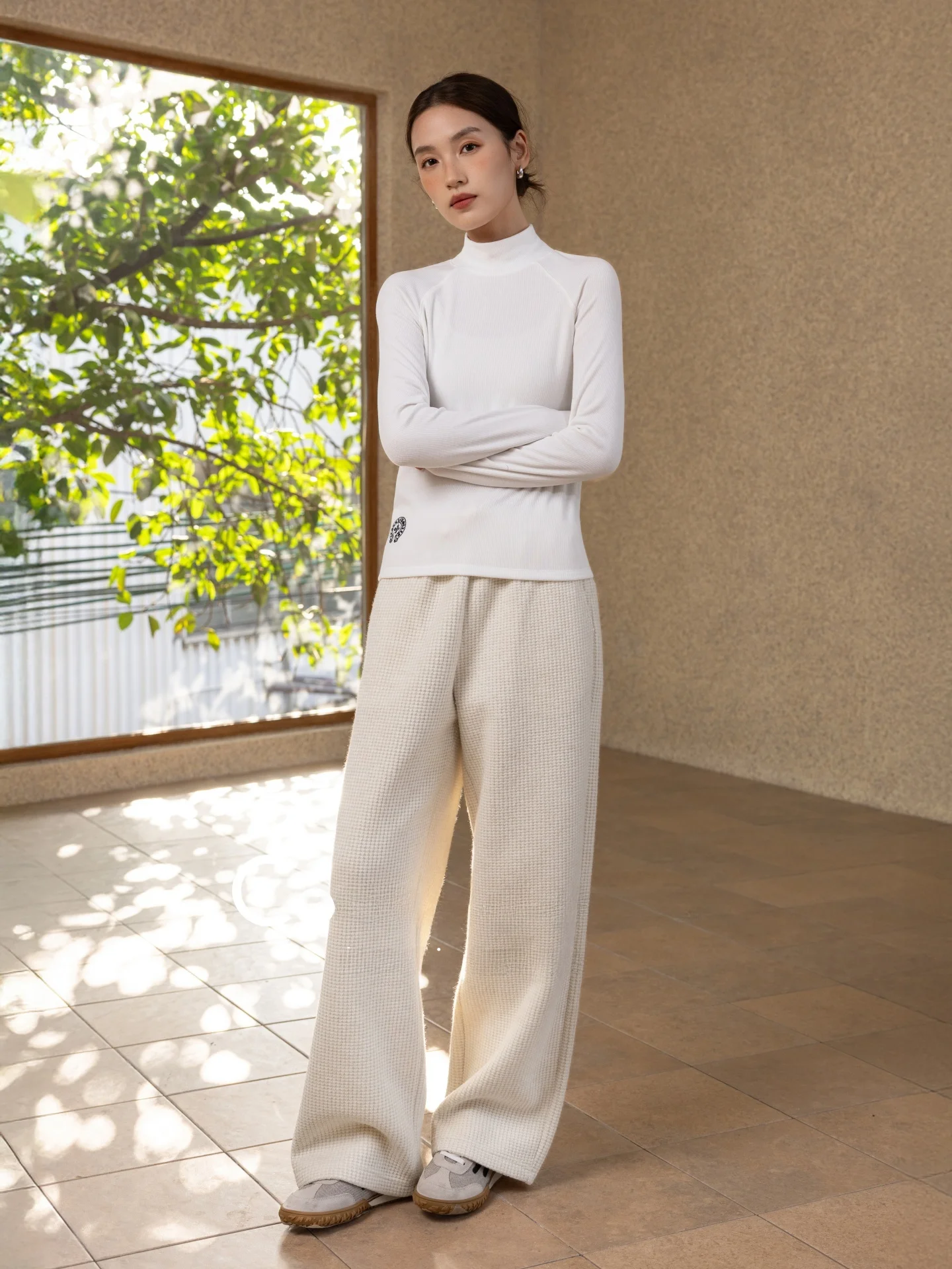 

Женская базовая футболка Zone Long Sve с воротником-стойкой, узором в виде перекрестных вертикальных полос, из дышащего волокна Raseel, для зимы