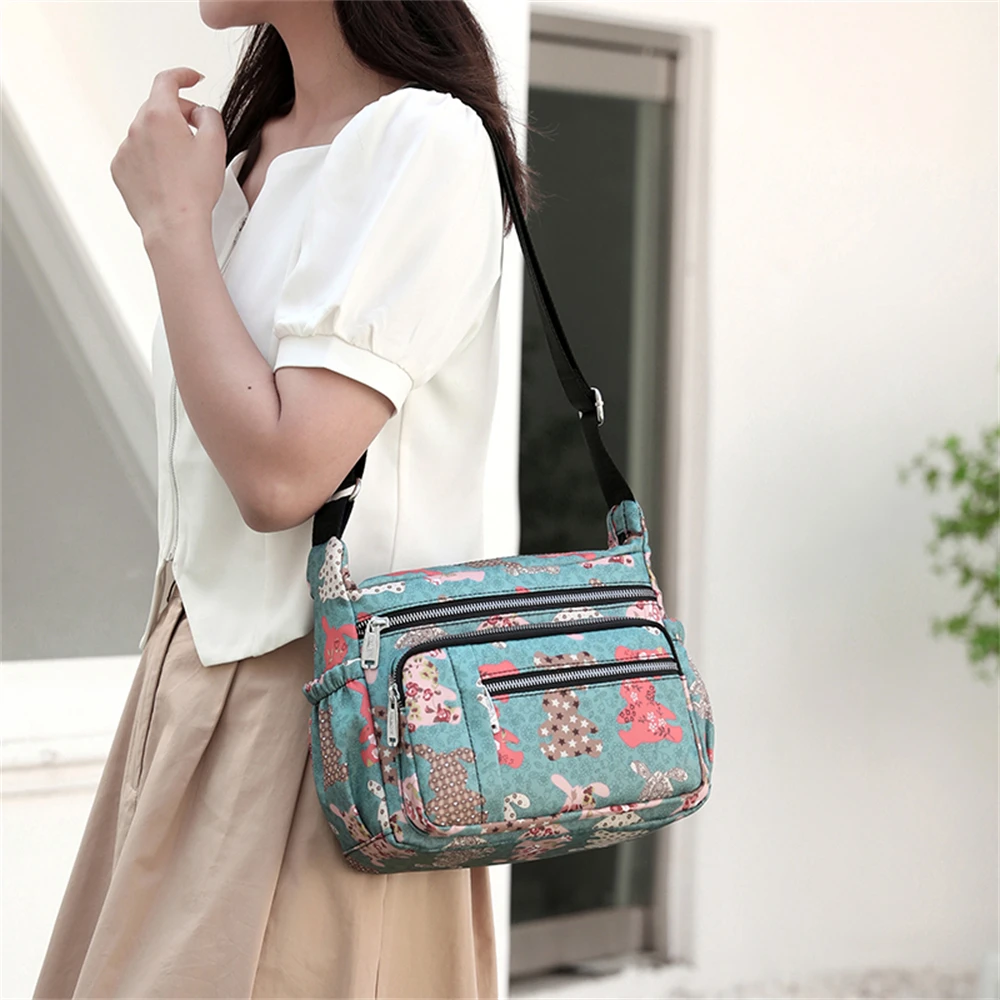 High Quality Nylon Ladies Shoulder Bag New Fashion Ladies Mobile Phone Bag Flower Pattern Design Women Messenger Bags Wallet Sac