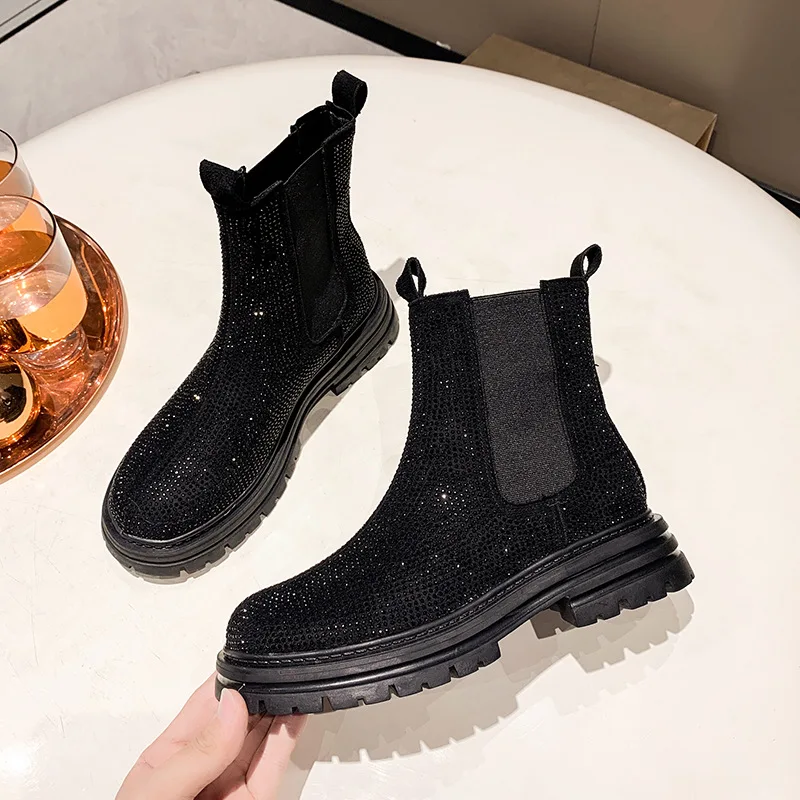 Kobieta płaskie buty kryształowe jesienne buty okrągłe Toe Chelsea Boots-kobiety niskie Rhinestone panie Rock Lolita guma 2023 kostki podstawowe S