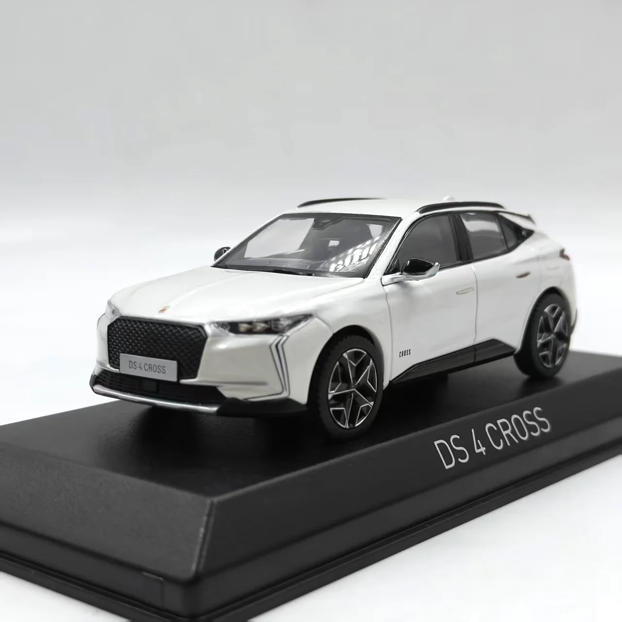 

Nowell 1:43 DS 4 CROSS simulation alloy car model finished static collection ornament
