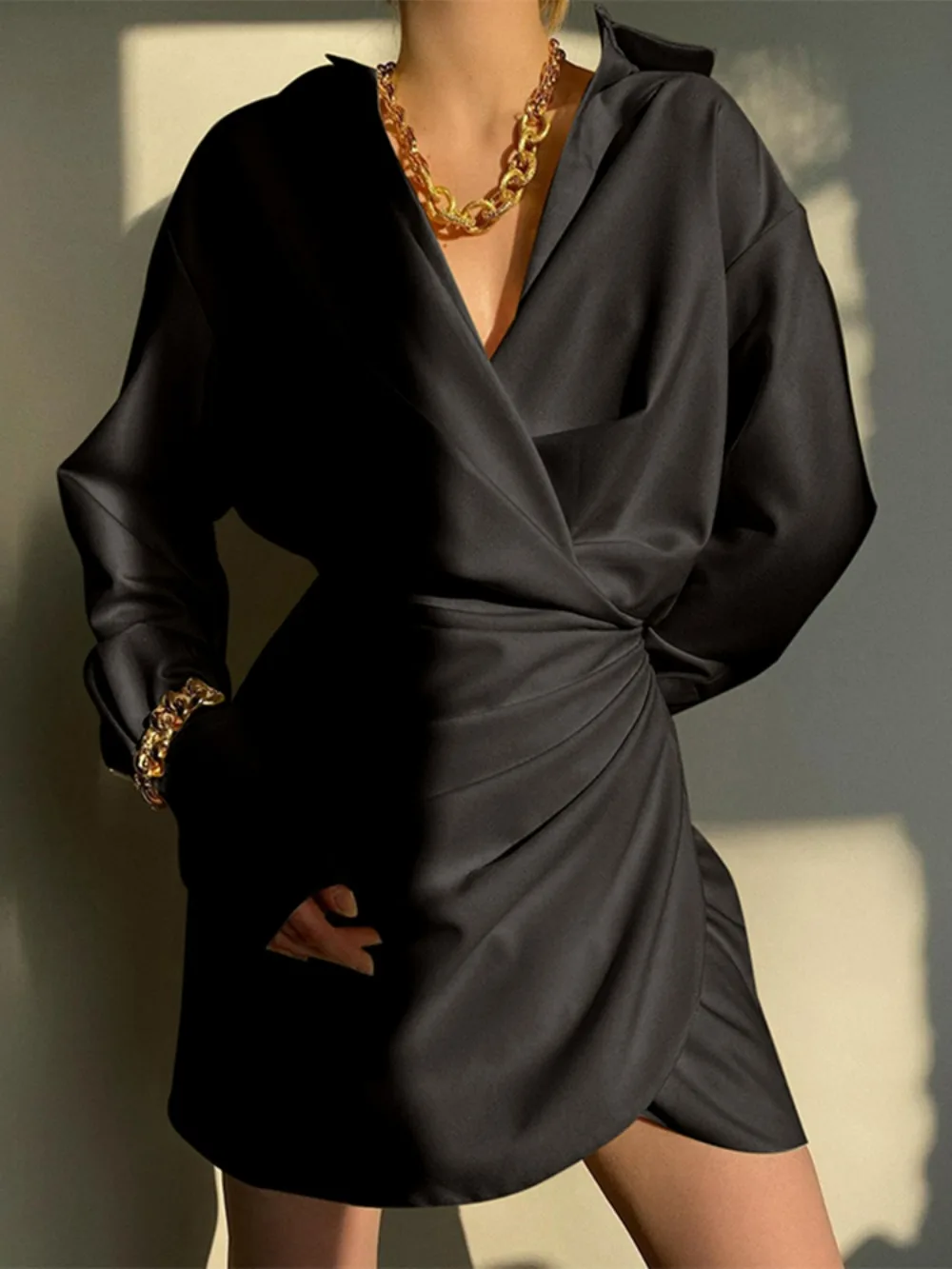 Onyx-Hemdkleid für Damen, langärmelig, mit Gürtel, Silhouette, Herbst-Winter, Boss-Dame, ästhetische Kurve, schmeichelhaft, minimalistisch, PowerDressing