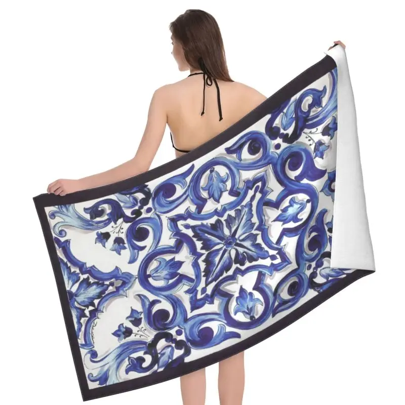 Toalla de secado rápido con estampado barroco Jessica Blue Mediterraneo Mano Artesanía