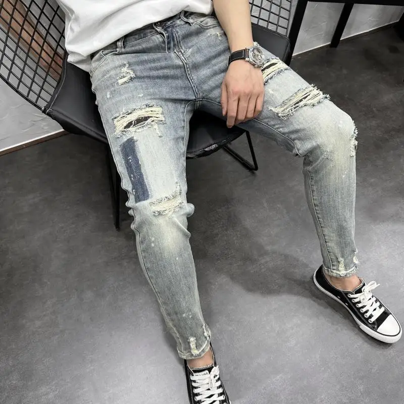 Korean Style Casual Slim Fit Denim Jeans for Men with Ripped Holes Small Feet for Autumn and Winter Vintage Designer Newjeans