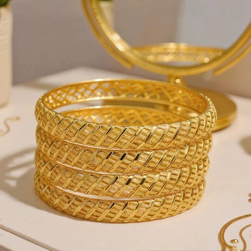 

4pcs Baby Dubai Bracelet Gold Color small Bangles For Baby Chind Arab Bracelets Middle Eastern African Fashion Metal Bangles