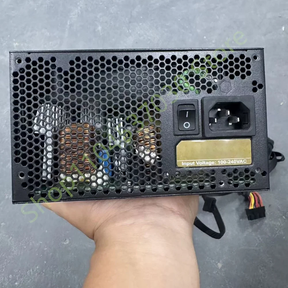 Catu daya Full-module Gold Medal berdaya 750w SS-750KM