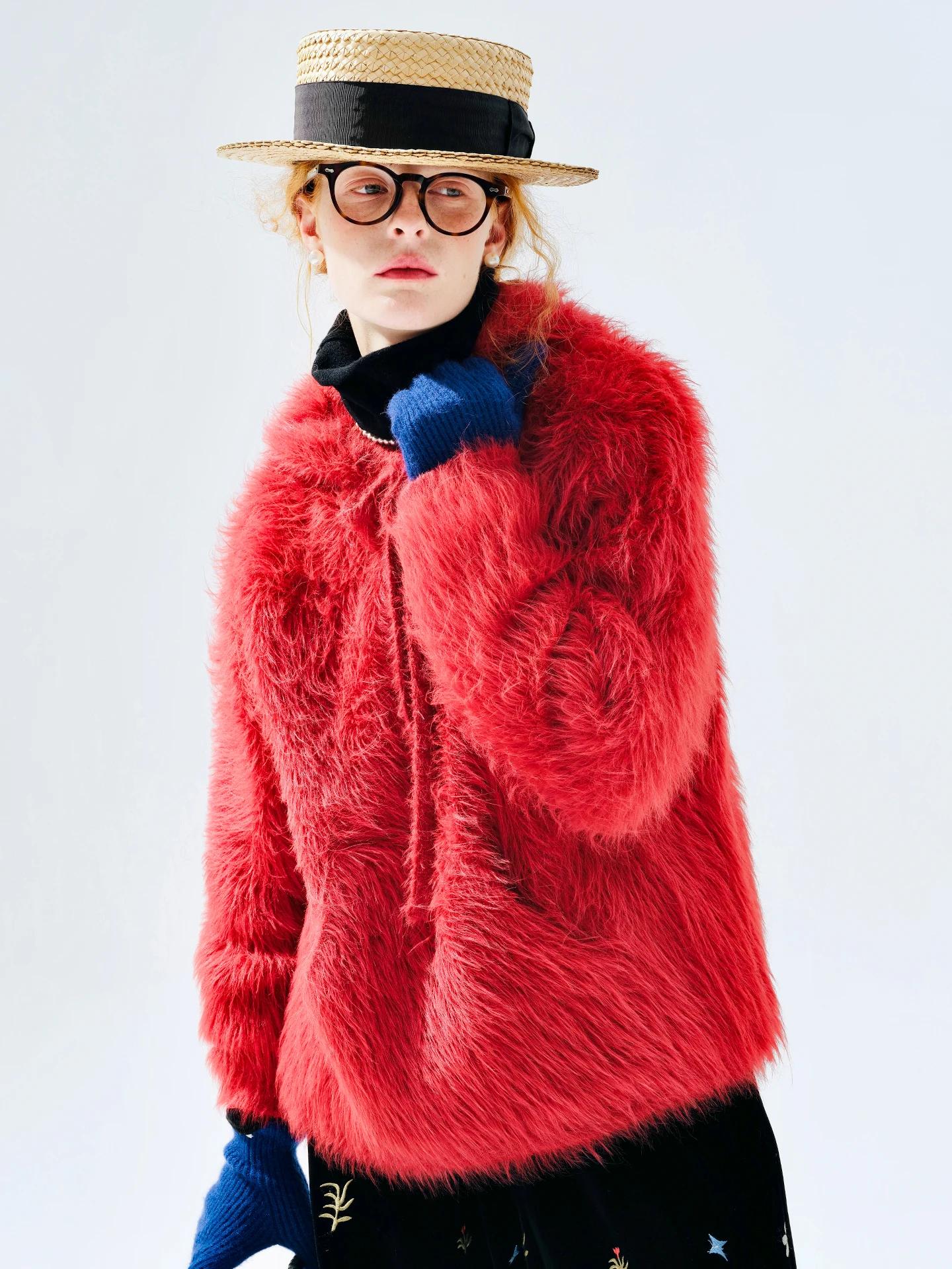 

Красный нечеткий свитер с капюшоном, свободный и теплый, повседневный наряд, модный привлекательный Vibe 255280