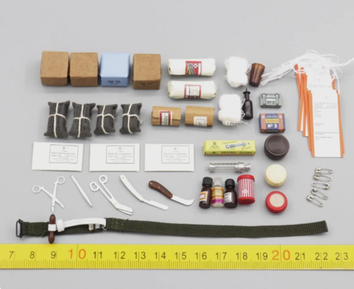 D80183 Modello di set di dispositivi medici per soldato in scala 1/6 per soldato medico da 12 pollici