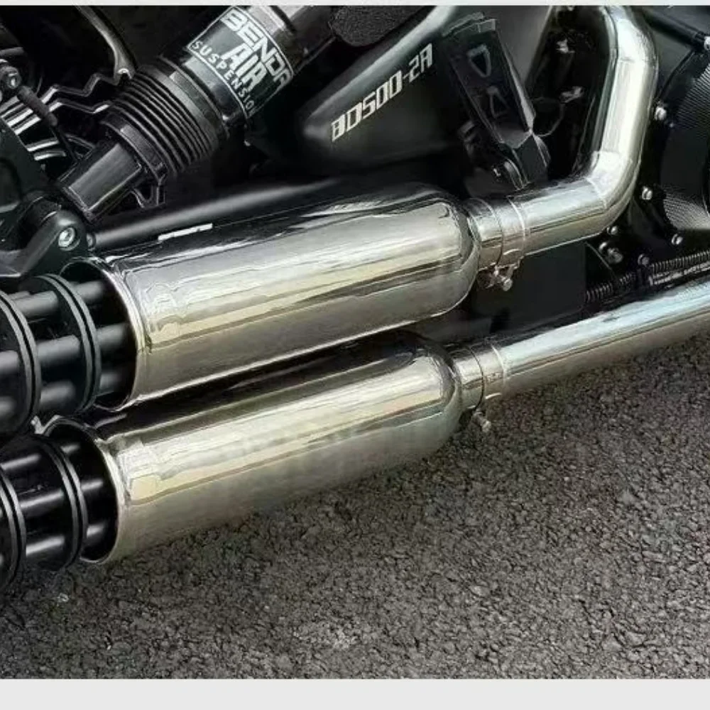 BENDA DARK FLAG 500/950 modified with dual Gatling exhaust pipes on both sides, full system for a deep and resonant sound.