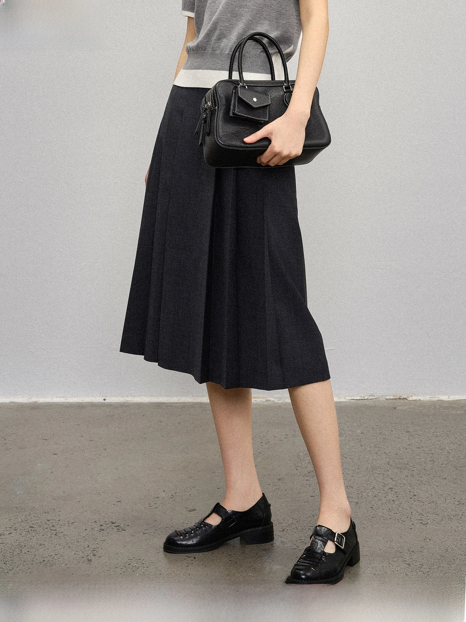 

Элегантная плиссированная юбка с высокой талией для женщин: удобная, модная, подходит для повседневной носки, из смесового полиэстера, на молнии.