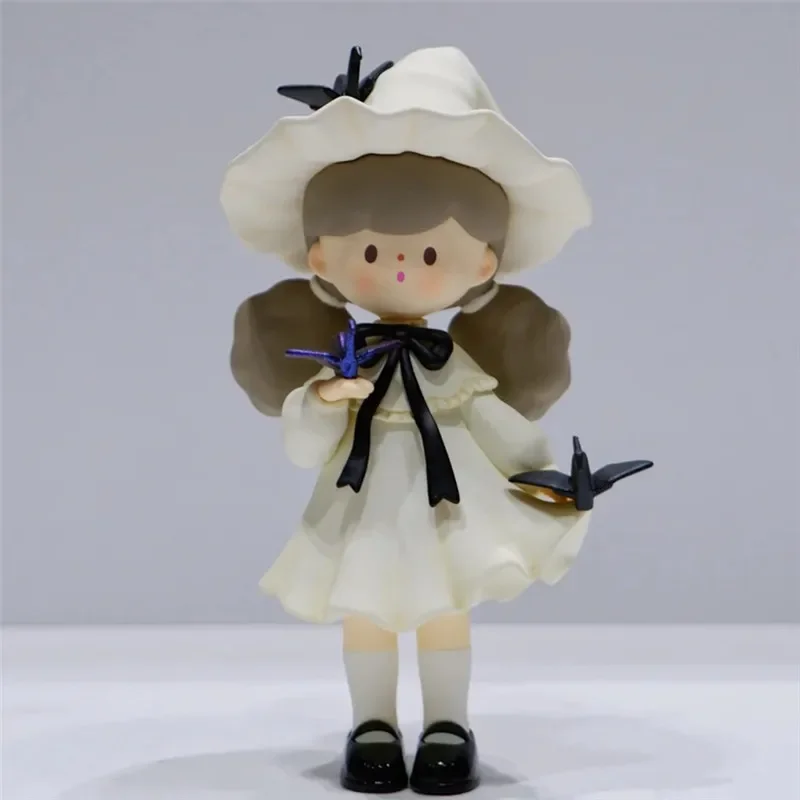 

Molinta Chasing Light Series Blind Box Surprises Mystery Box Cute Anime Character Collection Decoration Toys Ornaments and Gifts