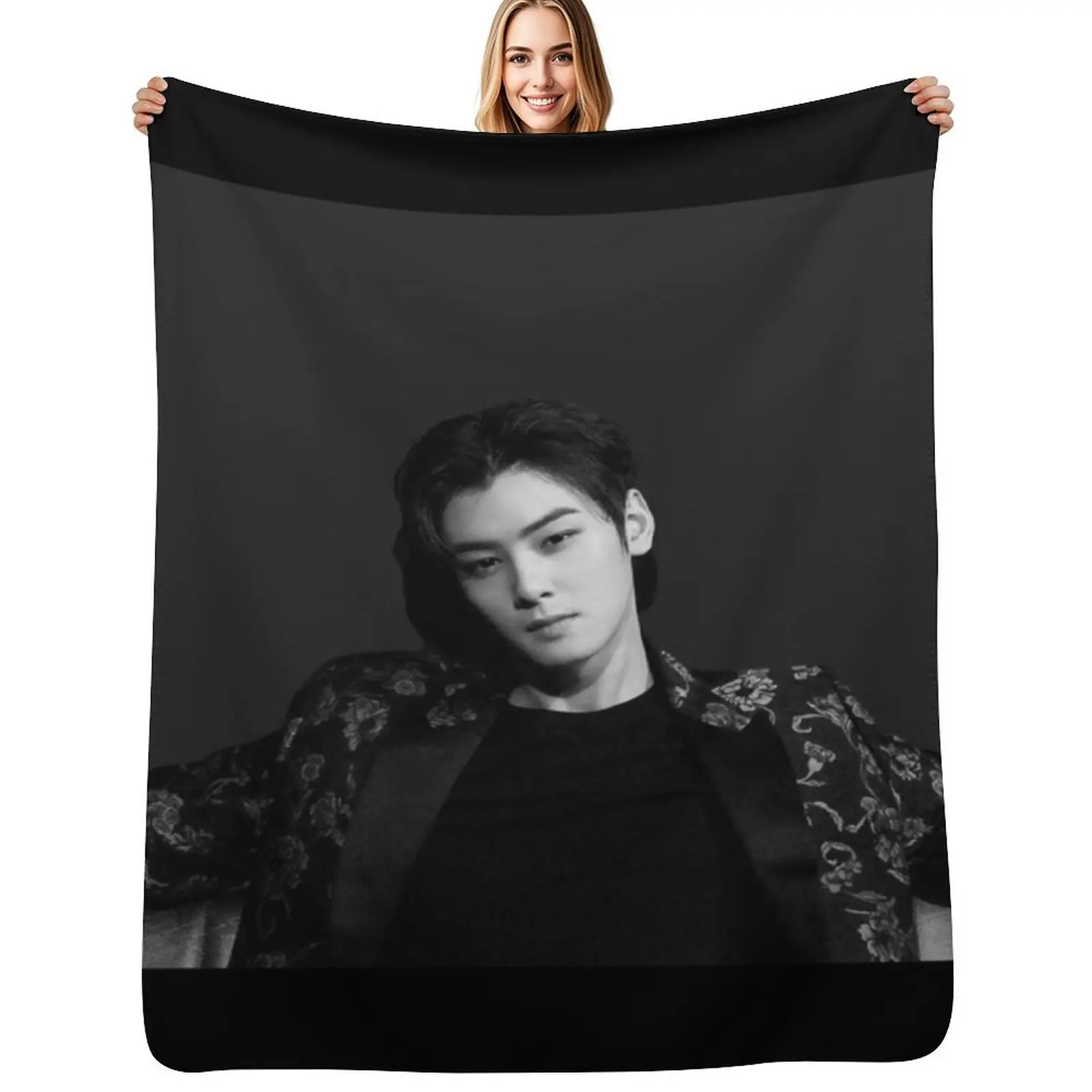 

Cha Eunwoo- True beauty Throw Blanket Soft Solid Color Blanket for Couch Bed