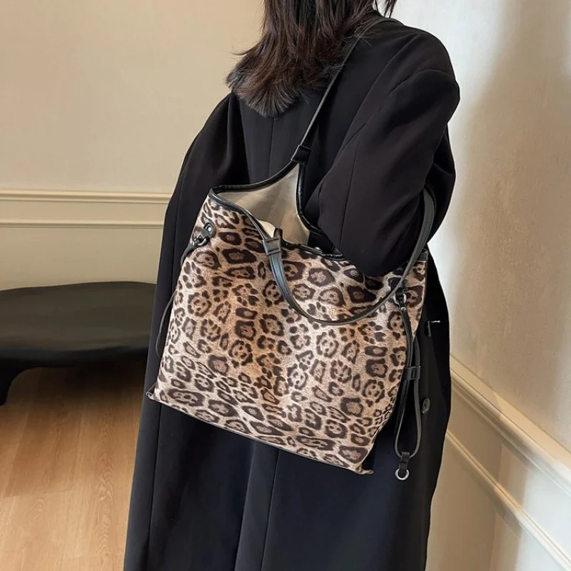 

Высококачественная роскошная брендовая женская сумка, модная кожаная элегантная сумка через плечо, тонкая мастерство, модная повседневная винтажная сумка ​