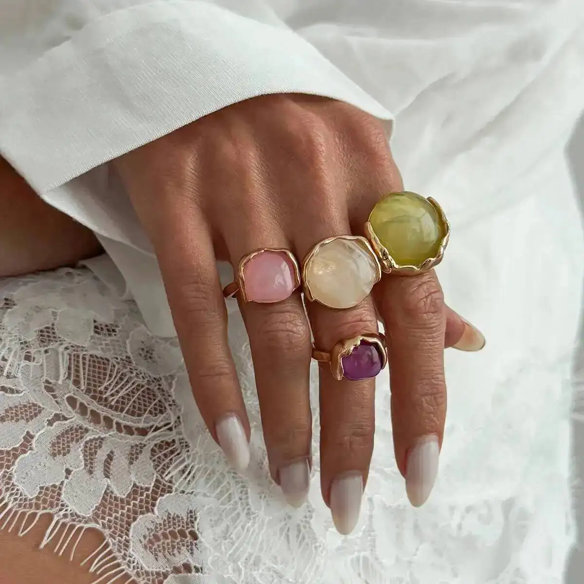 Salircon 4 Pcs/Set Fashion Bohemia Inlaid Colorful Acrylic Ring for Women 2026 New Stackable Open Finger Rings Y2K Jewelry Gift