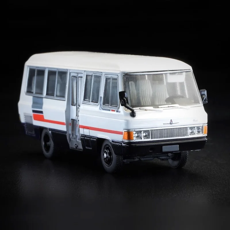

*Предпродажа* Литая под давлением модель автомобиля Xcartoys 1:64 Hongqi CA630 Bus