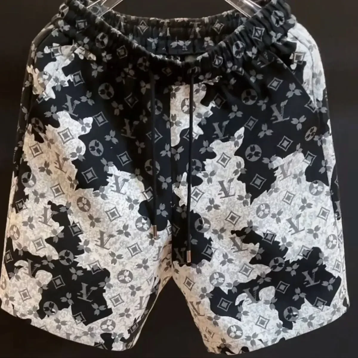 

Модные летние новые повседневные шорты с принтом, модные свободные и универсальные мужские брюки с пентаграммой, модные пляжные брюки