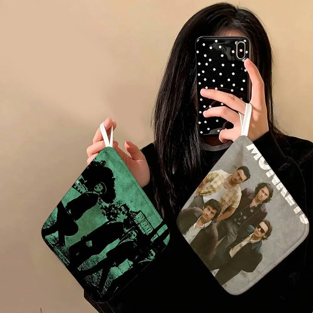 Indie Rock Band Arctic Monkeys Hanging Polyester Cotton Towel, Reusable Hand Wiping Cloth, Wear Resistant for Home Kitchen Sink