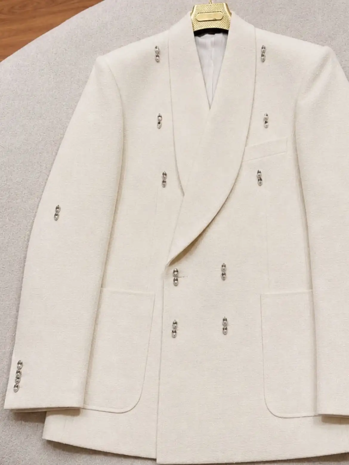 Men Off White Shawl Lapel Blazer Double Breasted Textured Fabric Suit Jacket Luxury Groom Wedding Tuxedo Only Coat Customized