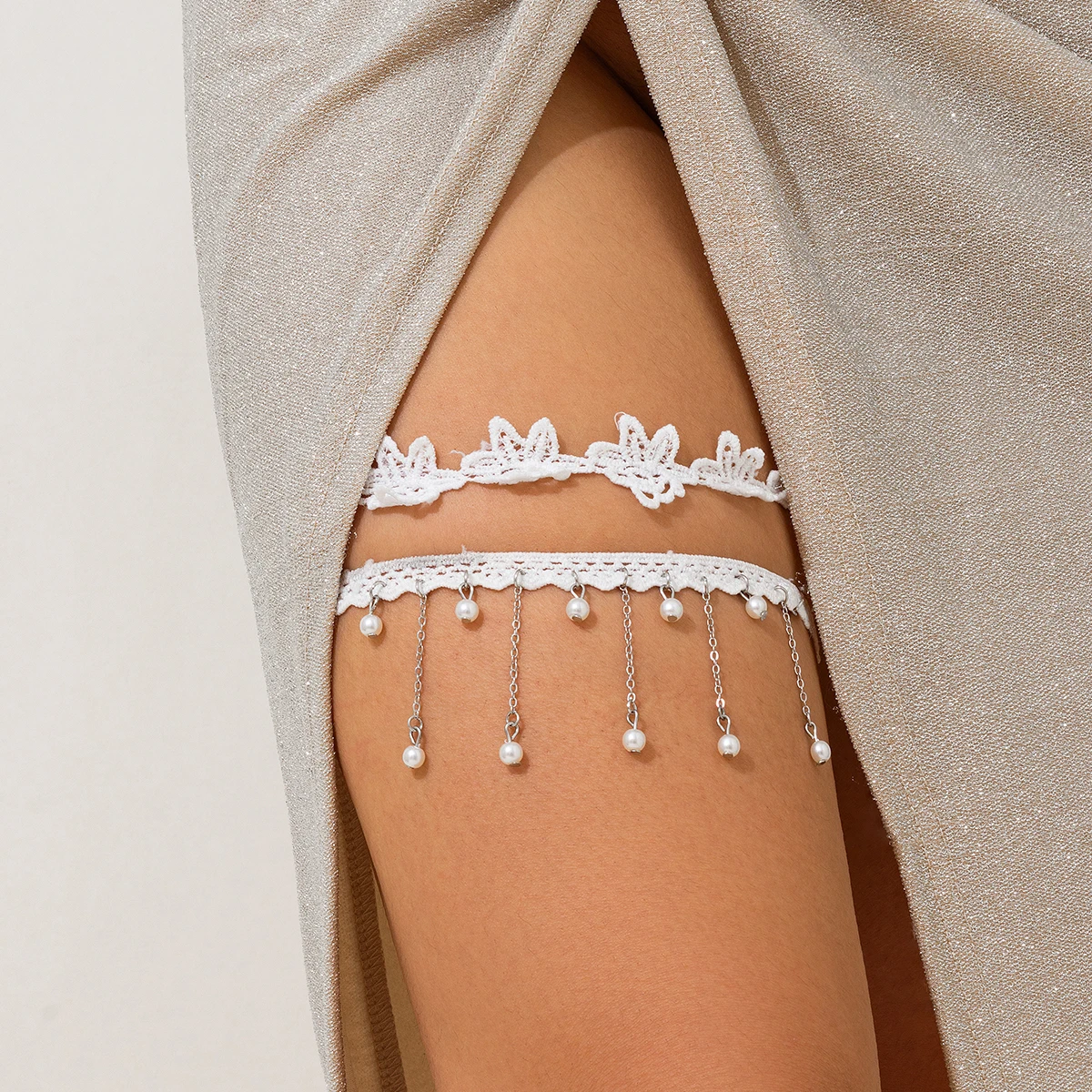 SHIXIN 2Pcs Elegant White Lace Flower Elastic Thigh Leg Chain Women Sexy Imitation Pearl Tassel Thigh Legging Party Body Jewelry