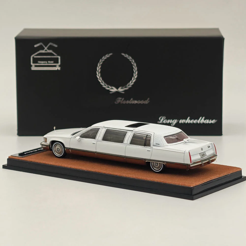 XiaoGuang 1:64 สําหรับ Fleetwood EXTENDED Edition Alloy Diecast รุ่นรถ Miniature ของเล่นอัตโนมัติของขวัญคอลเลกชันจํากัด