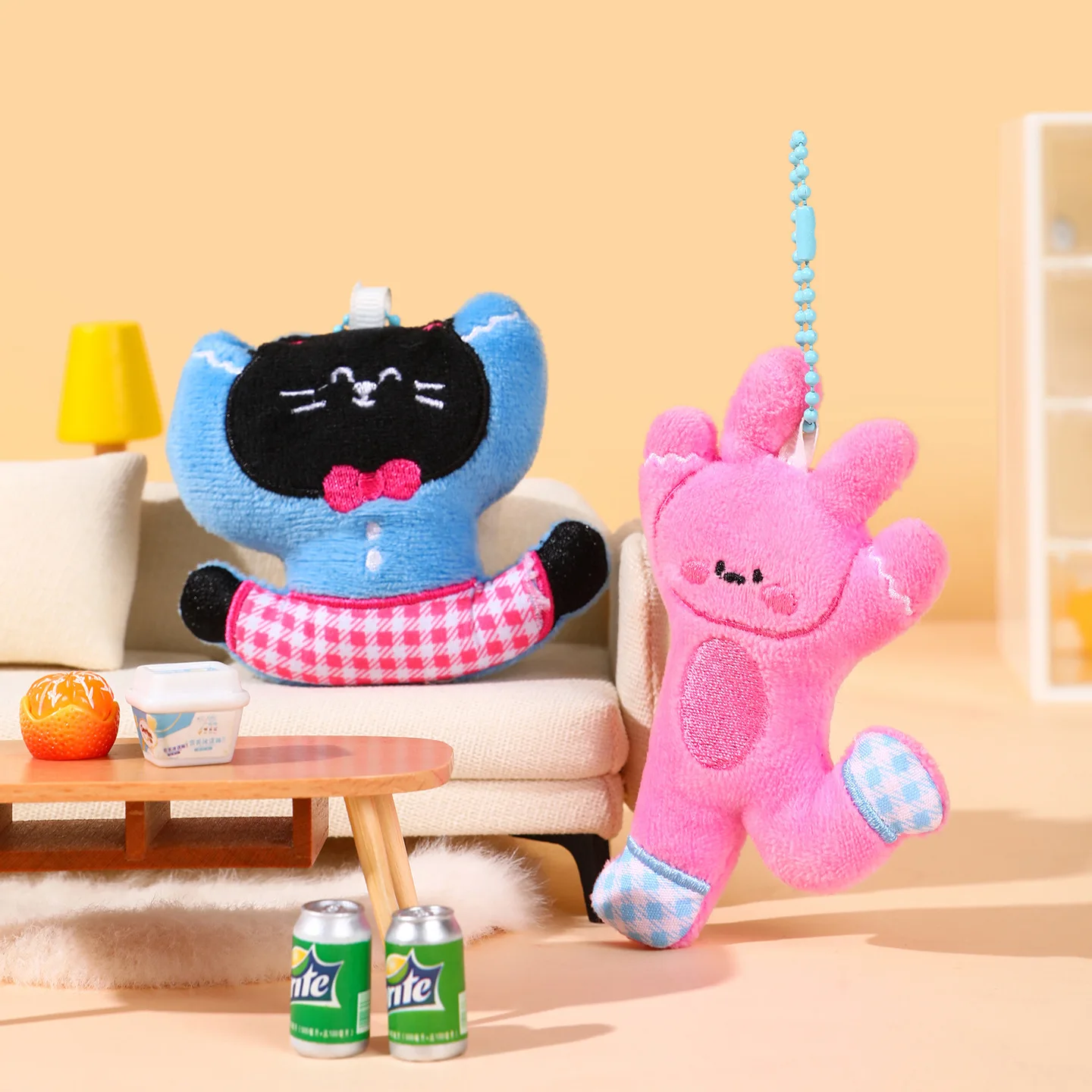 Pelzige Katzen- und Hunde-Schlüsselanhänger aus Plüsch, die Tuchgeräuschen machen, Taschenanhänger und Accessoires für kleine Puppen im Paarstil