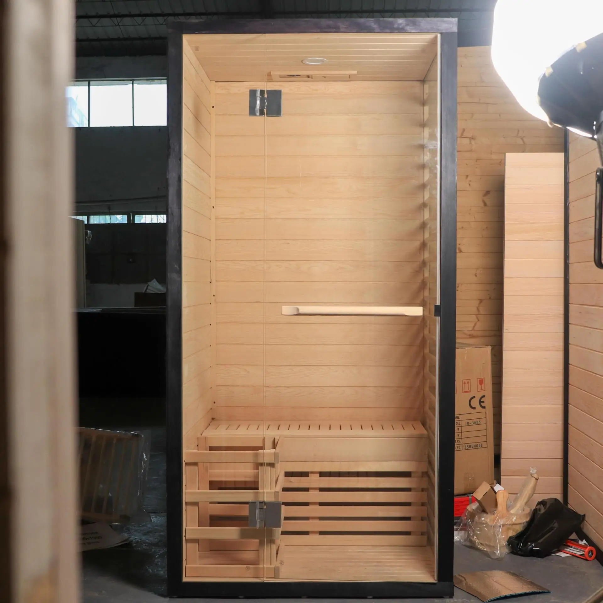 Single hemlock indoor traditional sauna room, suspended stool design, solid wood gym sauna room