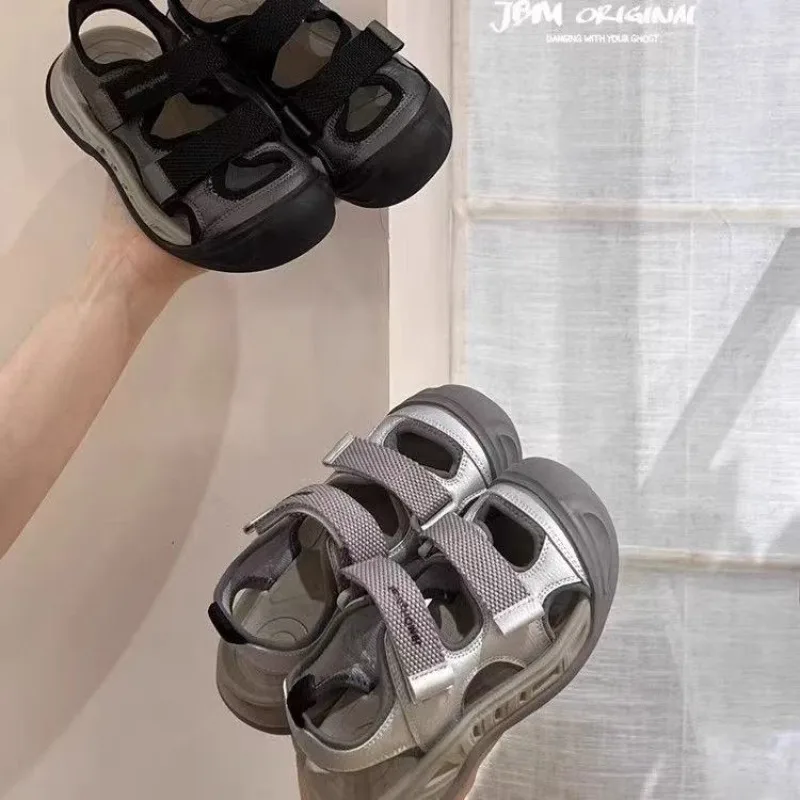 Kindersandalen mit Zehenkappe Weiche Sohle Kinder Freizeitschuhe Rutschfest 2026 Sommer Neue Jungen Mädchen Mode Strandschuhe Trendig – Detail 5