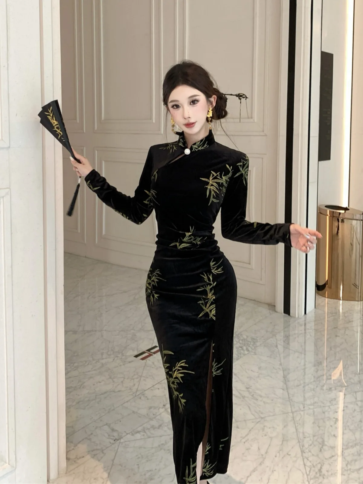 

New Chinese Sle Retro National Embroidered Velvet Dr Faion Sexy Split Collar Slim Fit Hip Hing Long Dr