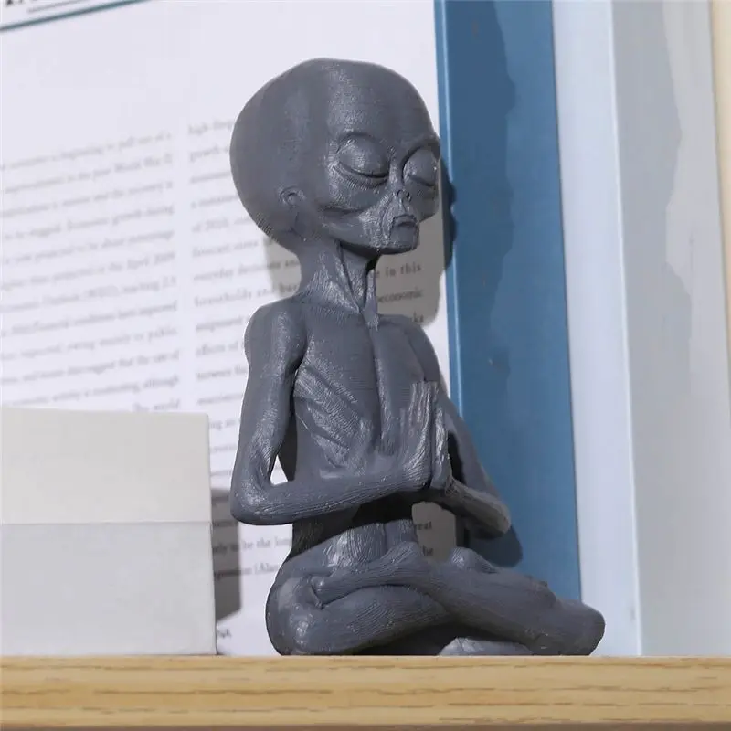 B84B Alien Ornaments Desk Topper Yoga Meditation Statue Alien Figurine Shelf Sitters Garden Decoration, Resin for Craft