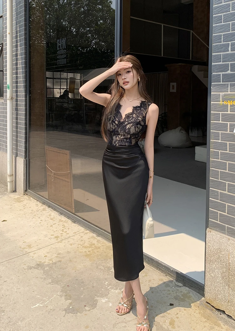 2025 ใหม่ภาษาฝรั่งเศสคําฤดูร้อนลูกไม้ Splicing ซาตินชุดนางเงือกผู้หญิง V คออย่างเป็นทางการลําลอง Bodycon High End ชุดยาว