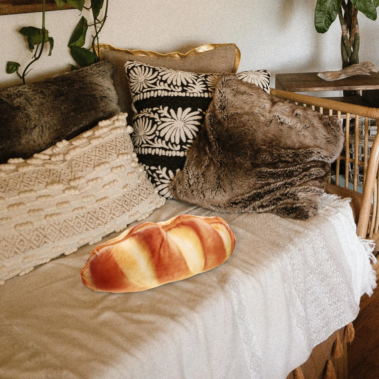

Realistic Bread Shaped Pillow Lightweight Hugging Pillow for Sofa Bedroom Car Decorative Bread Throw Cushion Gift