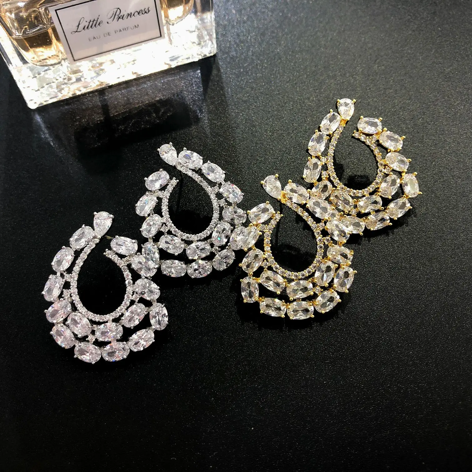 

Hibride Hot Selling Delicate Luxury Geometric Cubic Zirconia Party Wedding Stud Earrings For Women Bijoux Femme Ensemble E-1121