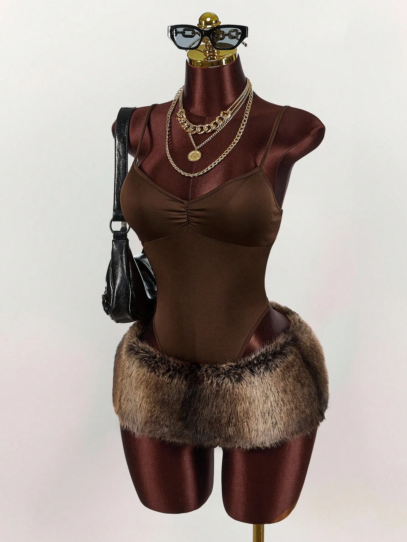 Conjunto de Mini Saia de Pelúcia Falsa Y2K e Macacão para Mulheres, Roupa Sexy para Festas de Outono/Inverno