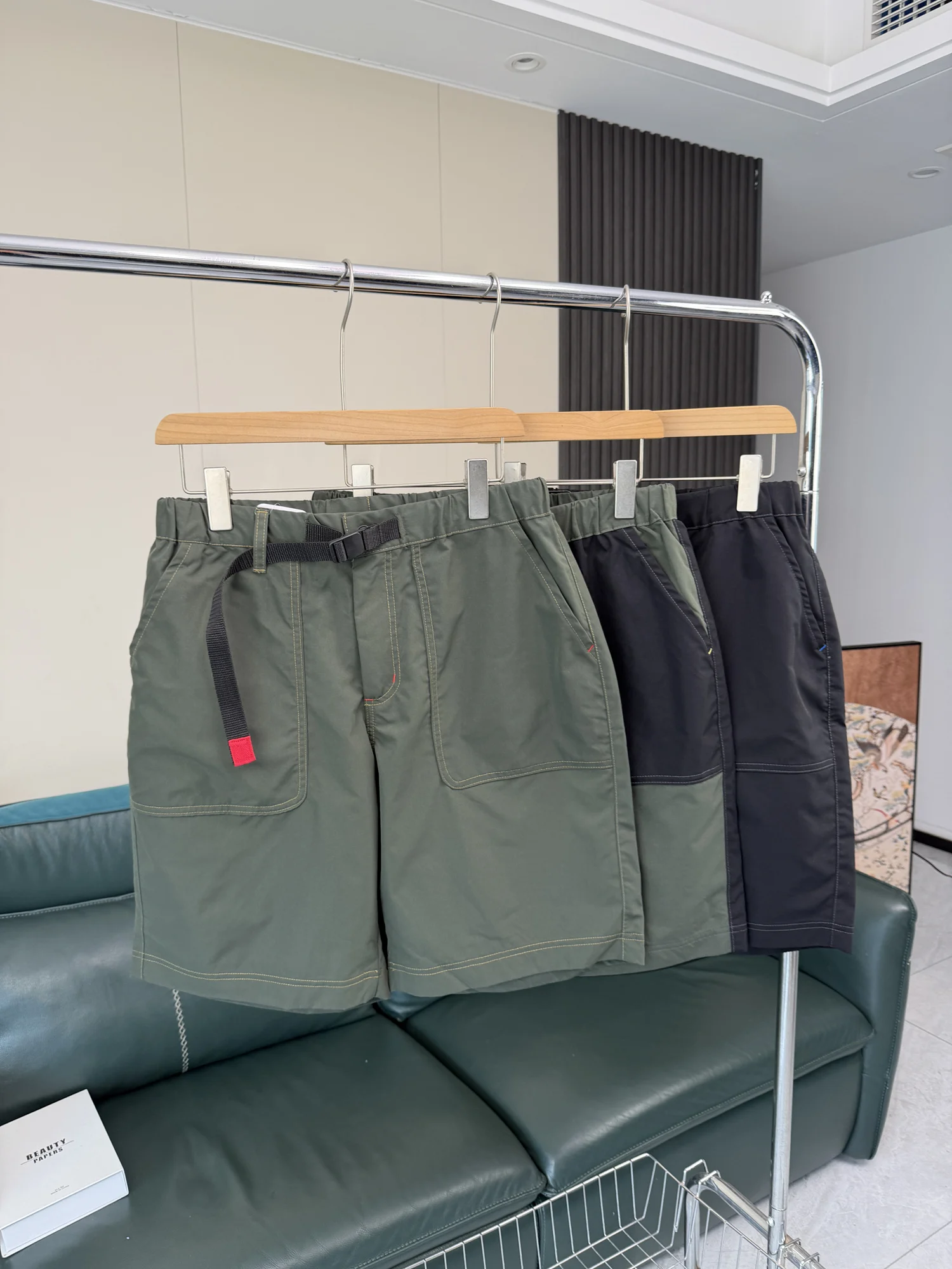 

Comfortable Outdoor Men's Casual Shorts Elastic Waist Loose Fit Five Inches Summer Workwear Style Straight Leg Short Pants