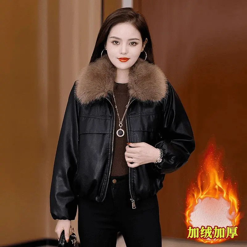 Detachable large fur collar with plush and thickened women's leather jacket short, winter 2025 new loose small PU leather jacket