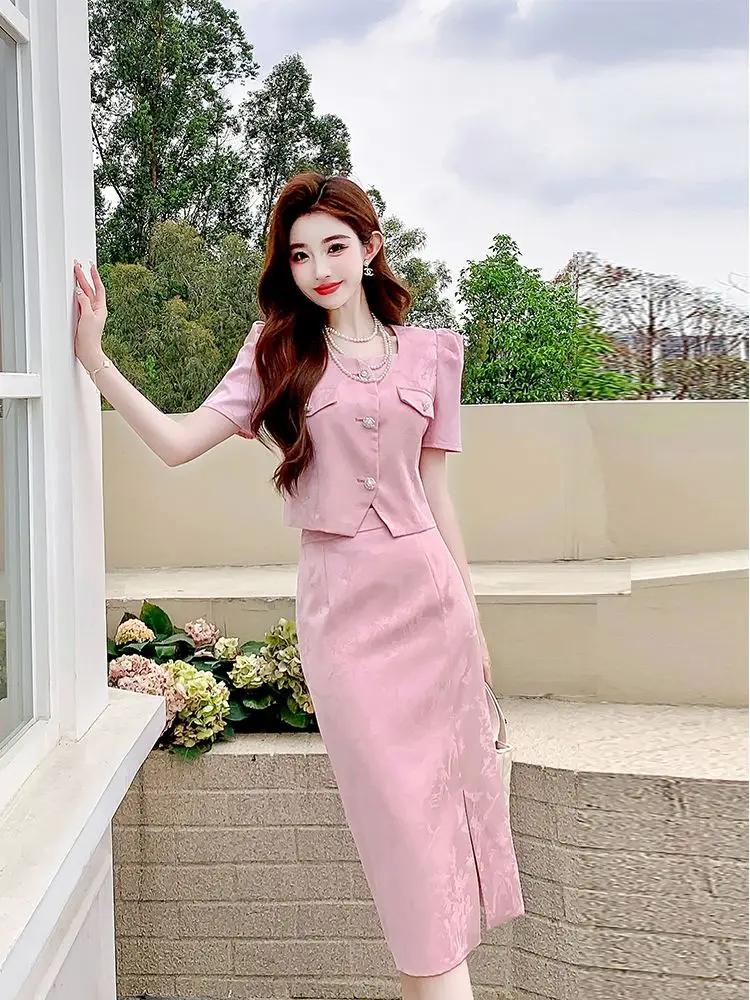 

Chic Style Two-Piece Set for Women, Summer 2024 High-End Fashionable Elegant New Square Neck Top and Slimming Skirt High Quality