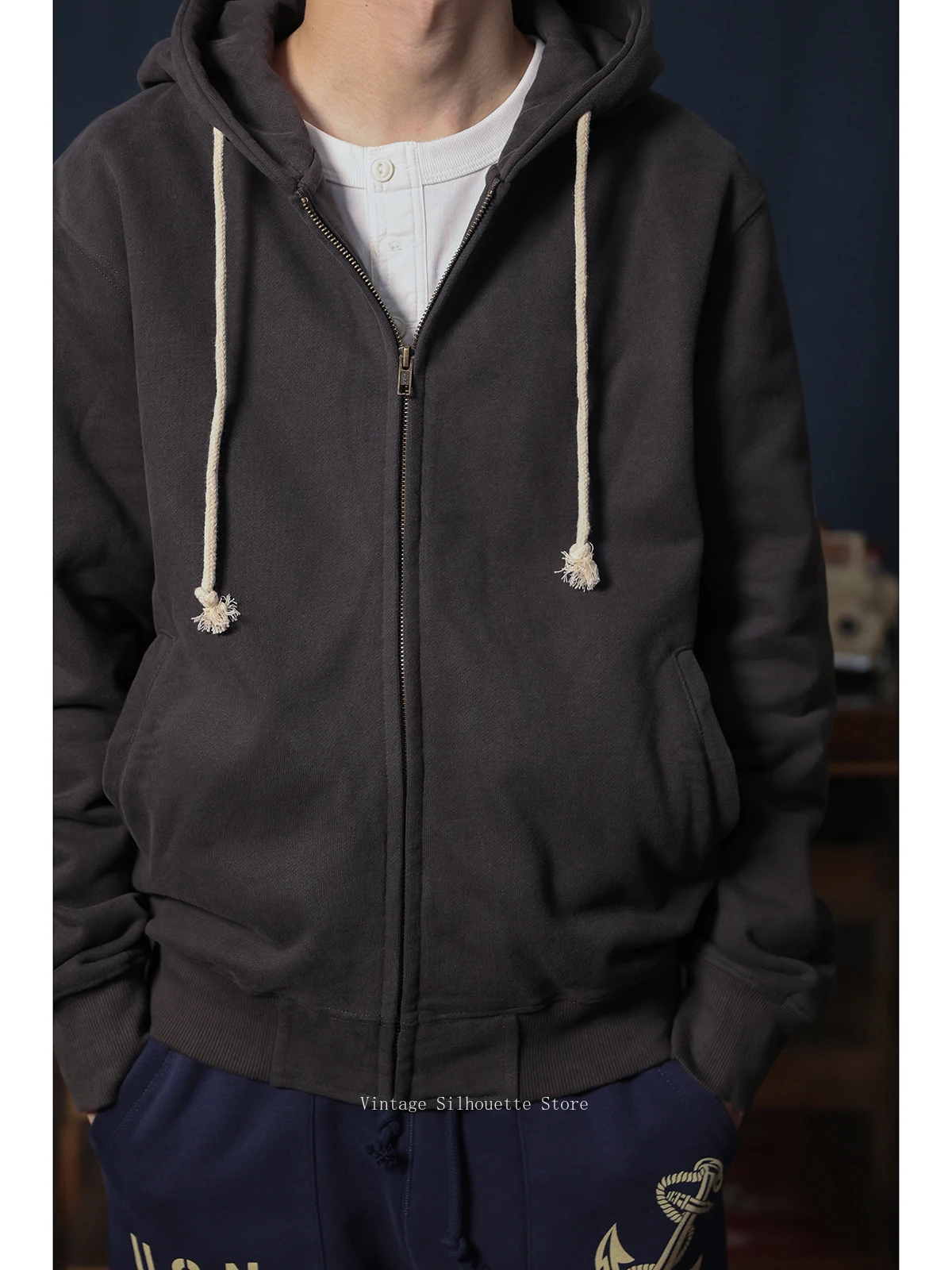 النموذج الأساسي 500gsm الفرنسية تيري زمم مقنعين البلوز اليومية عارضة الرجال الصلبة اللون هوديس