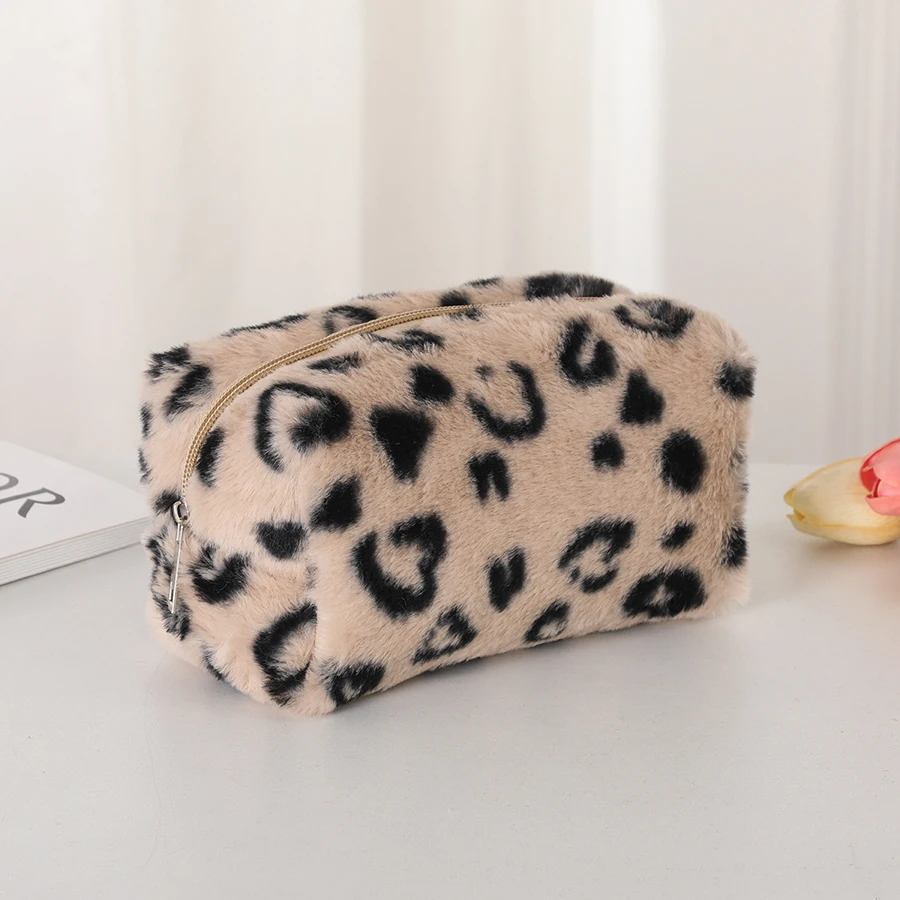 New plush new color cosmetic bag large capacity storage bag leopard handbag can store cosmetics, keys, cards, etc.