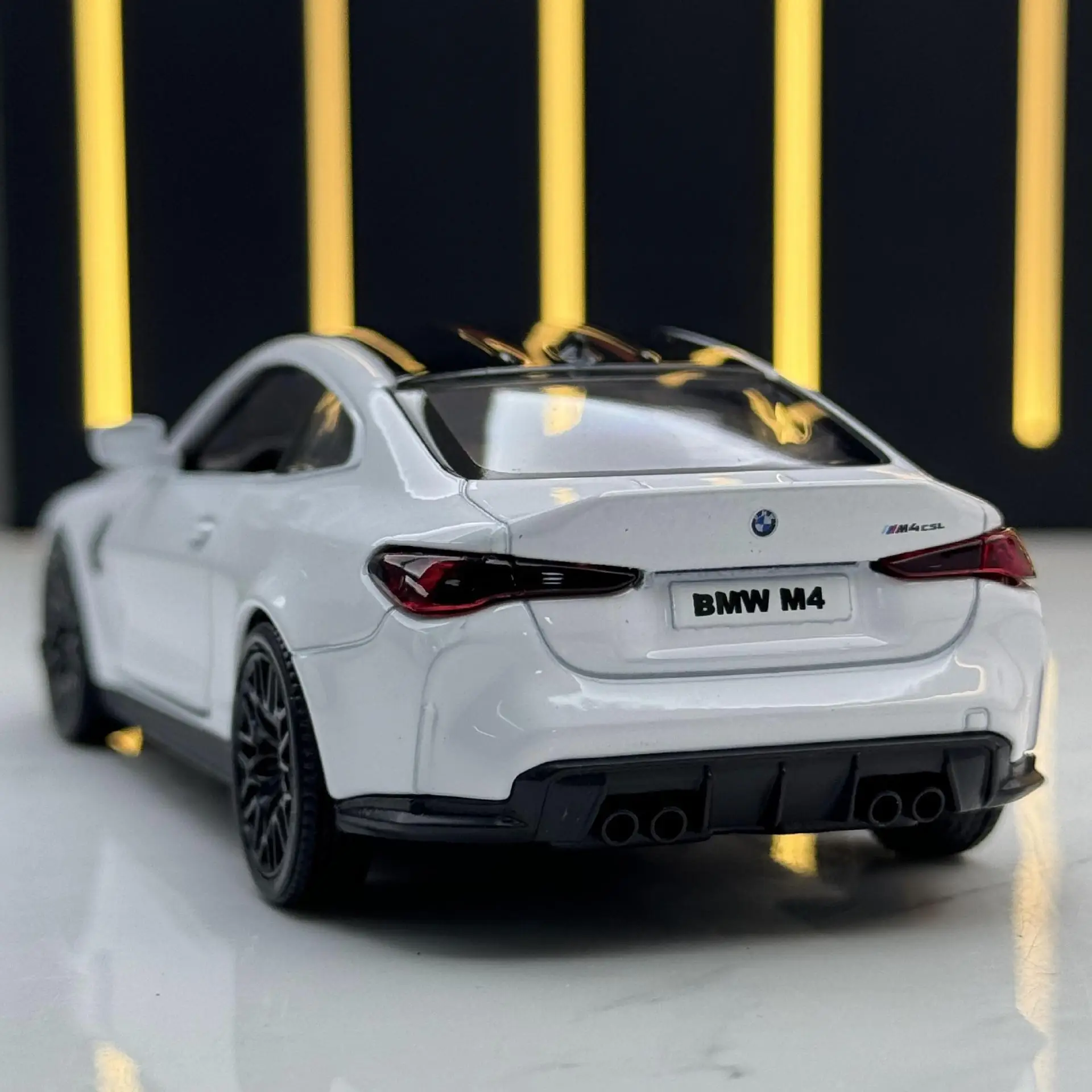 1:36 BMW M4 CSL Sport Car Alloy Diecast Car Model Toy With Pull Back For Children Gifts Toy Collection D163