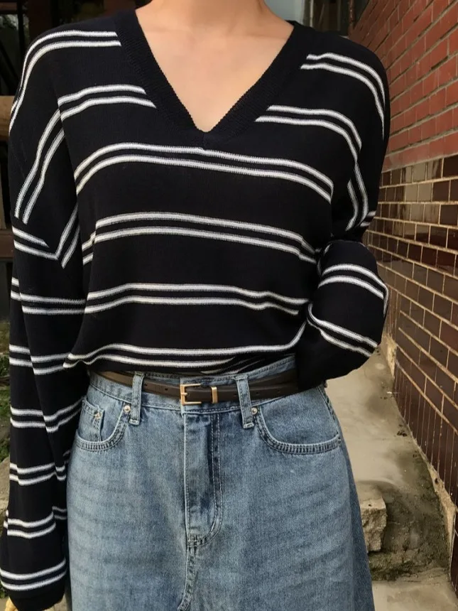 

Autumn New Sle Women's Knitted Top V-Ne Loose Fit ort Design Sense Cover up irt Outerwear Casual Faion