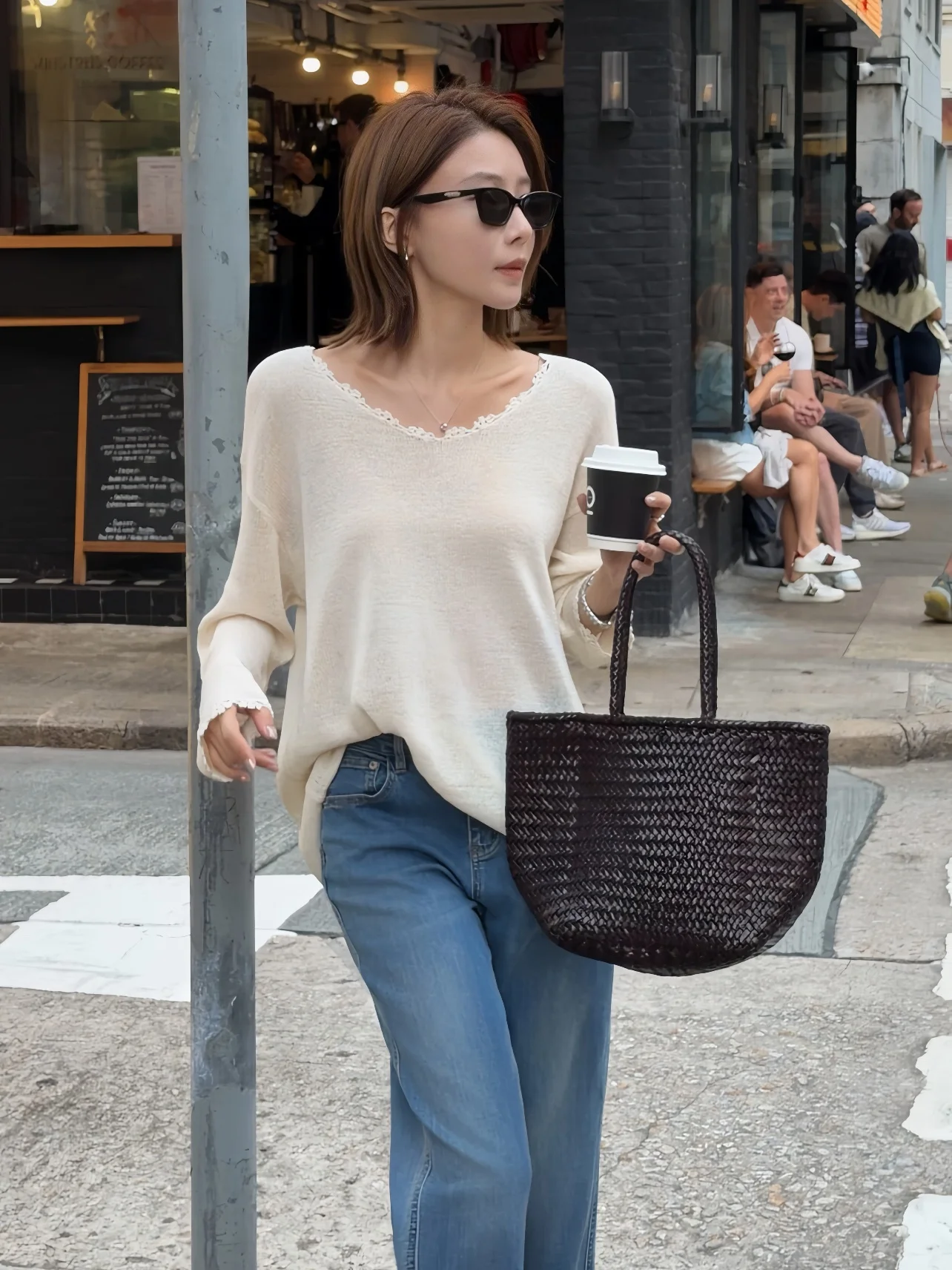 

Элегантный вязаный топ с V-образным вырезом и кружевной отделкой, весна-лето, новинка, свободный крой, мягкая текстура, длинный рукав, дышащий, приятный к телу.