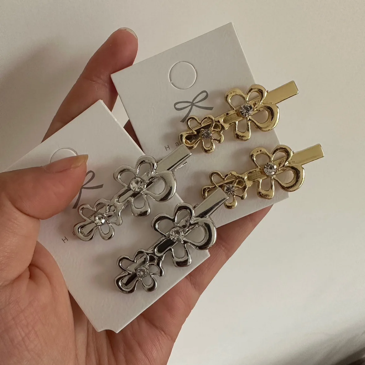 

Duck Bill Hair Clip Metal Flower Rhinestone for Bangs Side Forehead Cool Cute Teen Girl Daily Wear Durable Accessories for Women