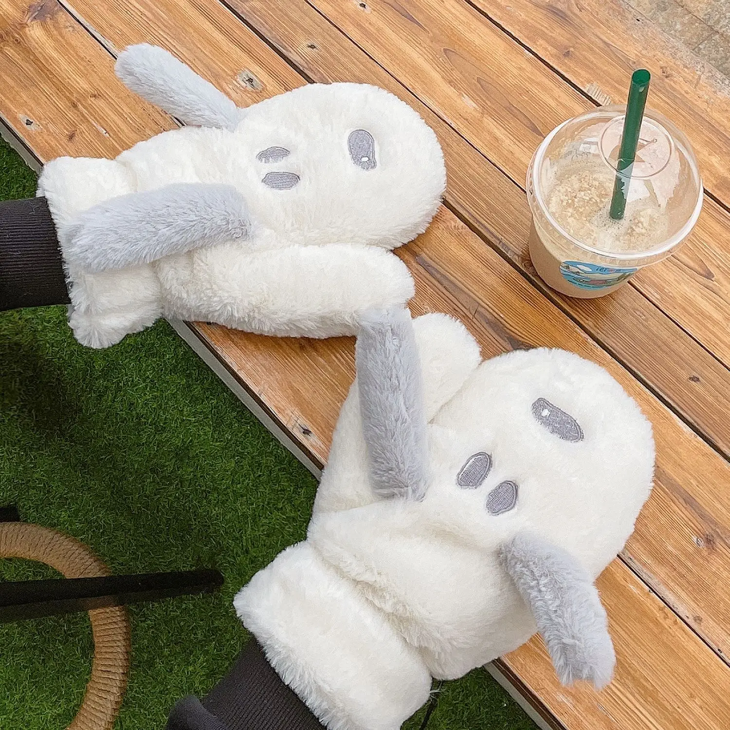 Miniso رمادي سنوبي قفازات الكرتون لطيف جرو الشتاء الطالبات ركوب الدراجات سميكة الباردة واقية الحبل قفازات