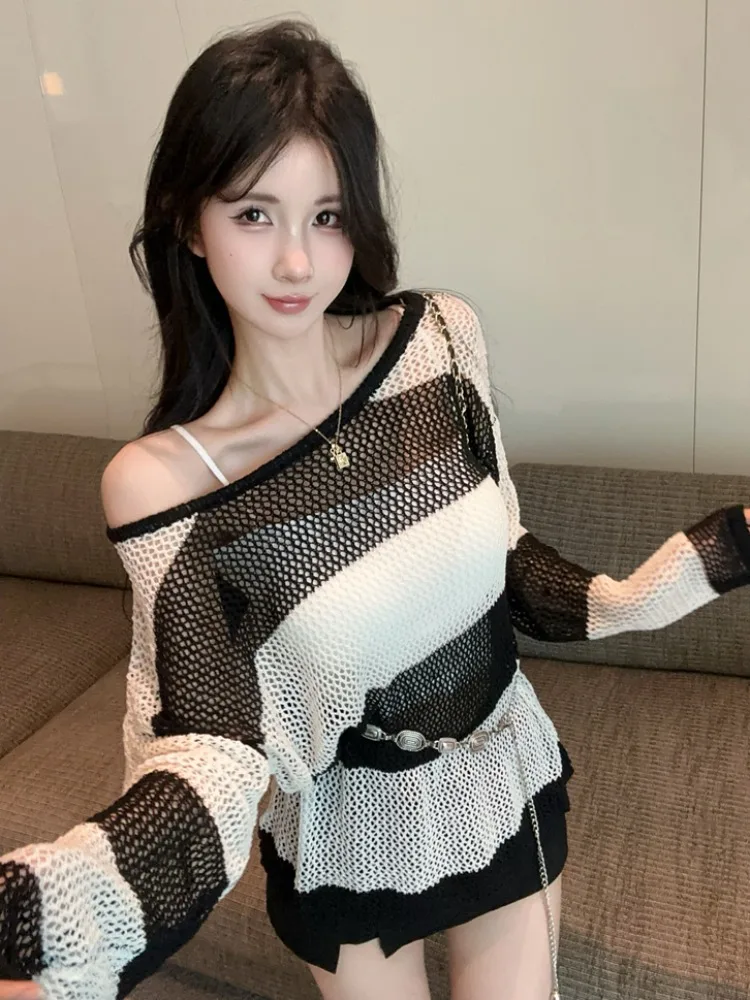 

Laid-back Style round Neck Long Sleeve Striped Knitwear Backless Hollow out Design Belted White Strap Set Casual Loose Fit