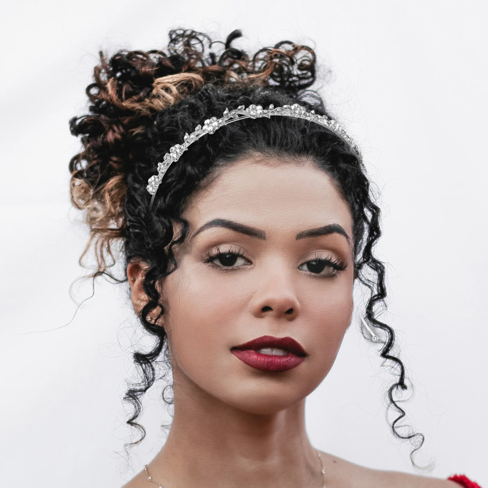 Zestaw 2 szt. opasek do włosów z perłami i cyrkoniami, lekkie i wygodne ozdoby ślubne na wesele, imprezę, święta, akcesoria do cosplayu.