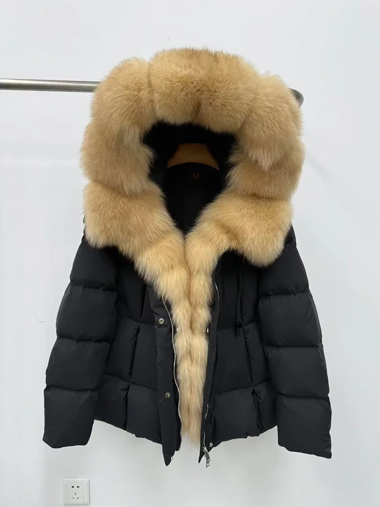 2025 Cappotto invernale da donna in piuma d'oca naturale Collo in vera pelliccia di volpe Giacca con cappuccio da donna Cusual Parka Abbigliamento Outwear