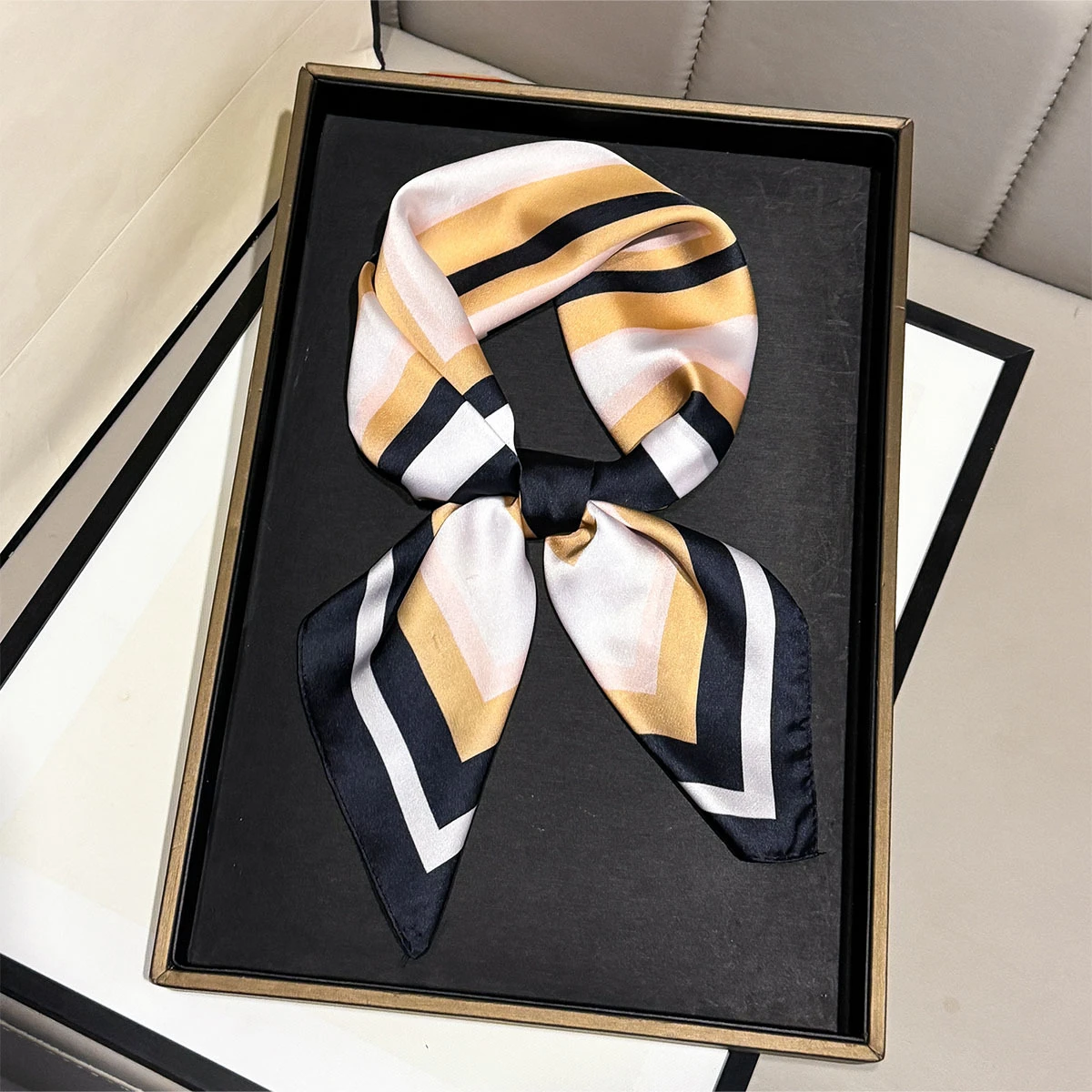 Pañuelo con Diseño Nuevo 2026, - Silk Scarf Square reseña y precio